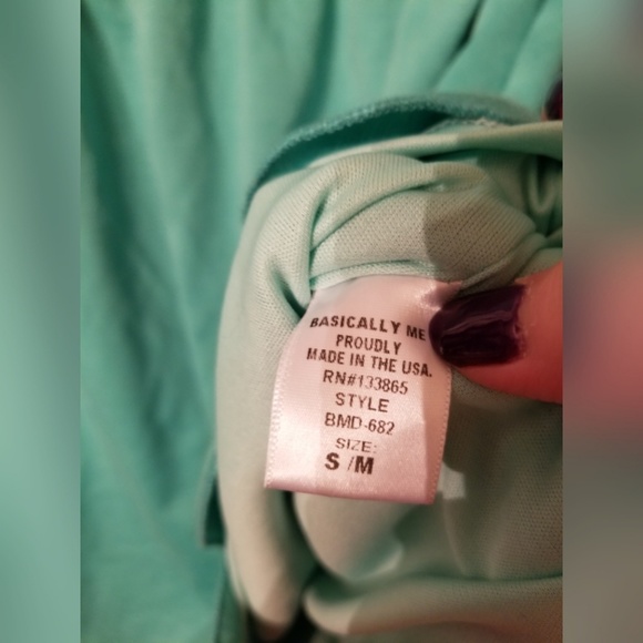 5 for $25 Basically me Mint Colored Top - Picture 4 of 5